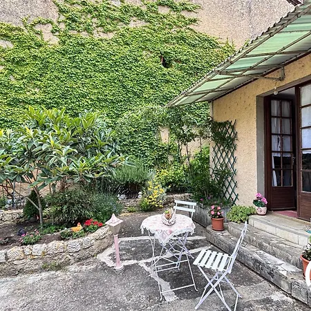 فندق مبيت وإفطار La Des Tours بيران